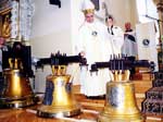 Naujuosius varpus 2000 metų gegužės 14 dieną pašventino J. E. Vilniaus arkivyskupas metropolitas A. J. Bačkis.